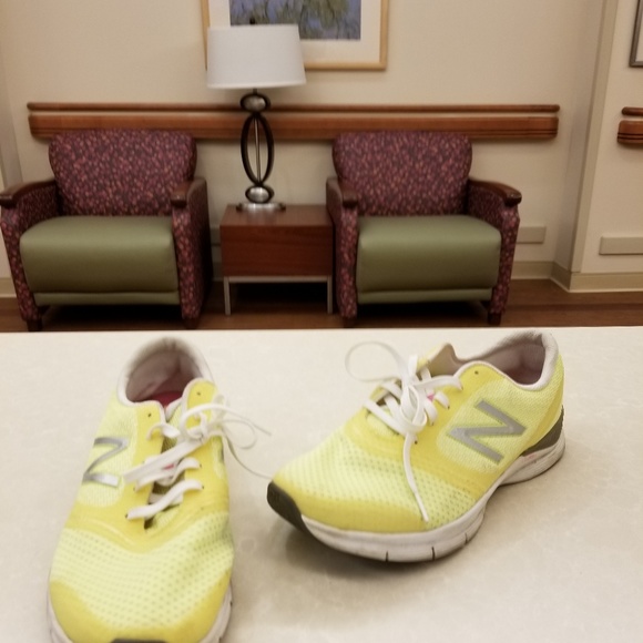 Running Shoes - Picture 3 of 3